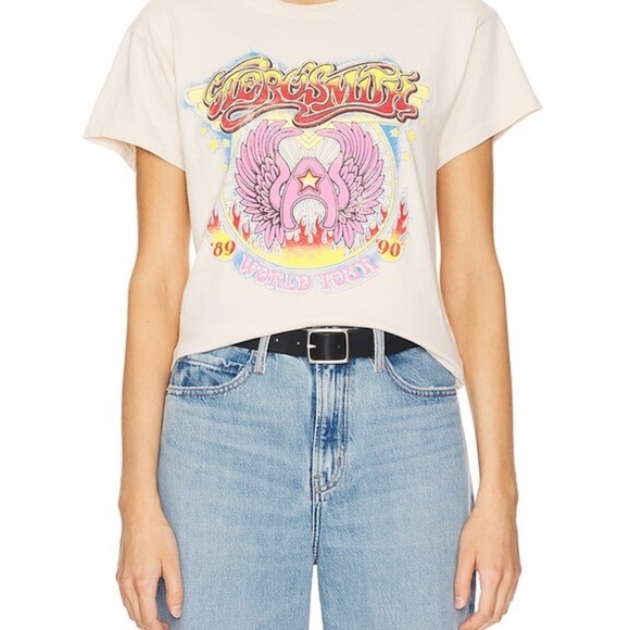 DAYDREAMER Tops - NEW DAYDREAMER aerosmith world tour tour tee in dirty white Size 1X